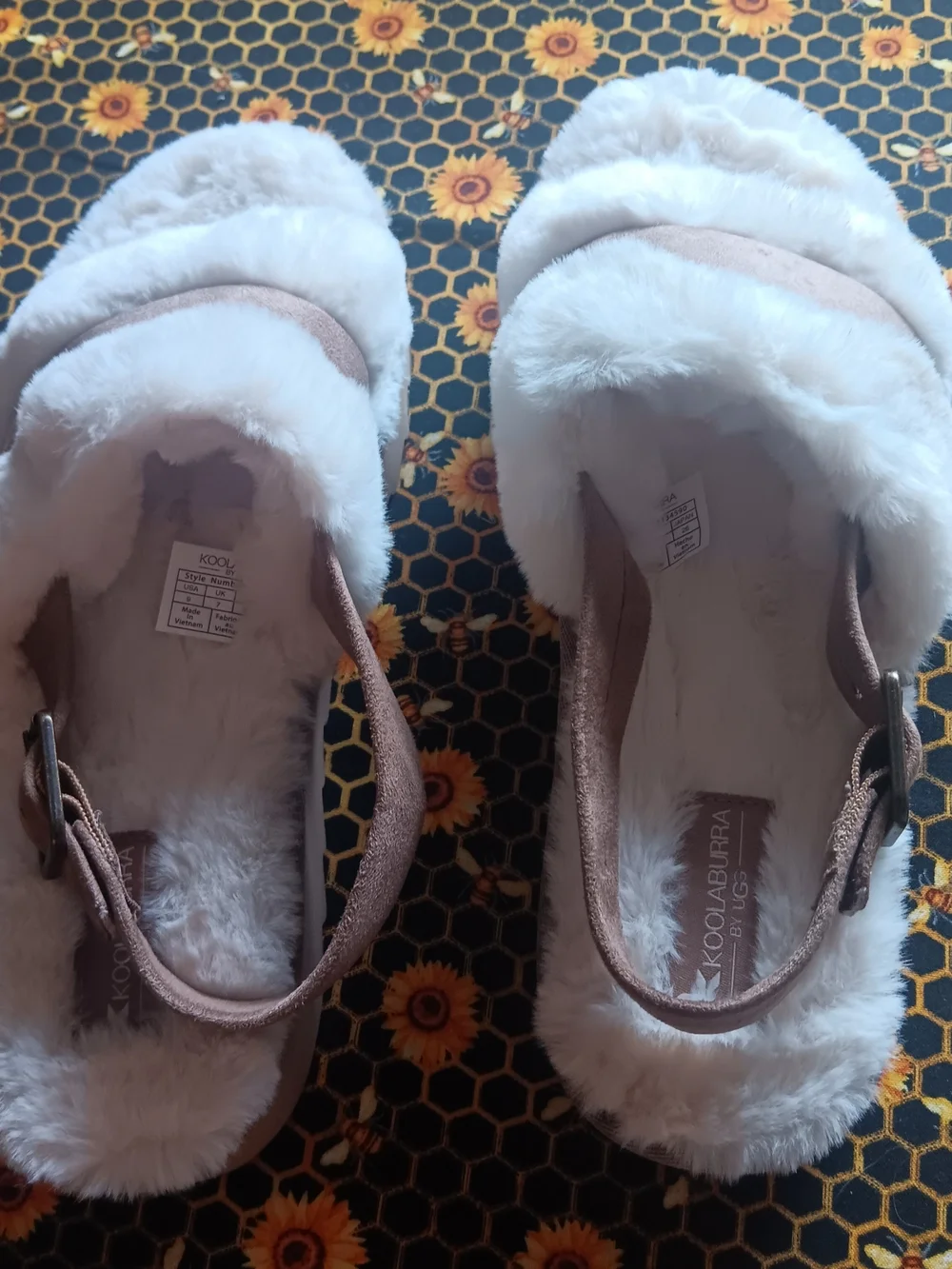 Koolaburra By UGG Fuzz-ee Cream Tan Faux Fur Plush Slingback Sandals NWOT Sz 9